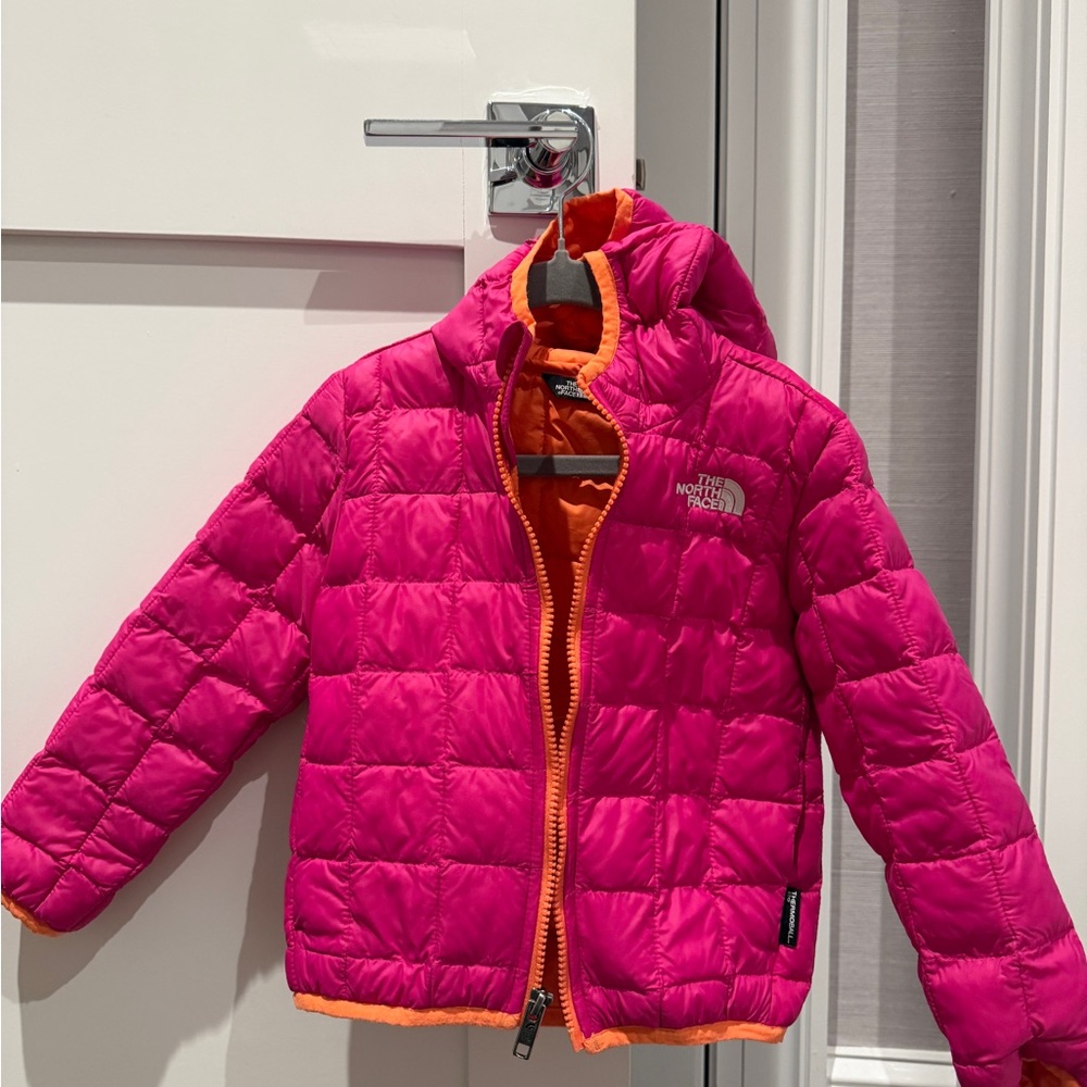 The North Face Kids' Puffer Jacket - Bright Pink with Orange Accents